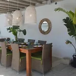 Renthousetinos *