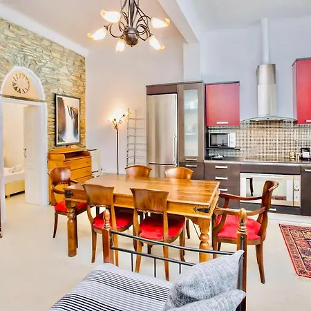 Holiday home Renthousetinos *
