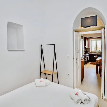 Renthousetinos Holiday home